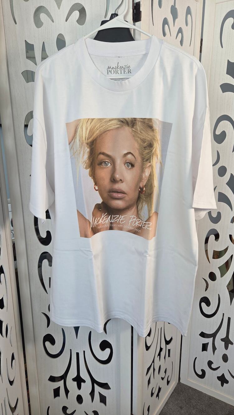 Mackenzie Porter Nobady's Born with a Broken Heart Graphic Size XXL Country NWOT